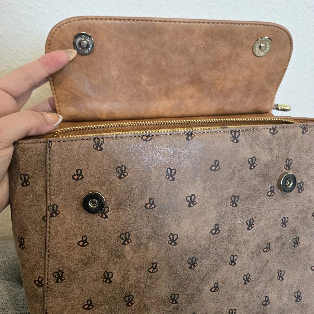 RARE Loungefly Disney Winnie the Pooh Bees Crossbody Bag - BoxLunch Exclusive - Picture 12 of 16